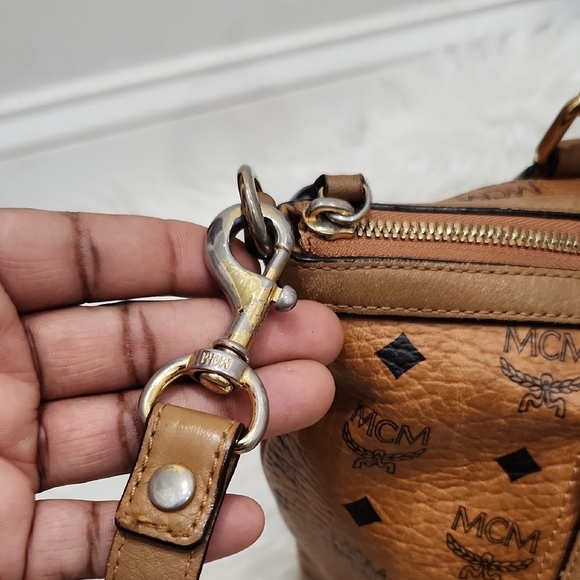 🔹️MCM 🔹️Cognac Brown Leather 2 Way Crossbody Tote Bag - Picture 4 of 16